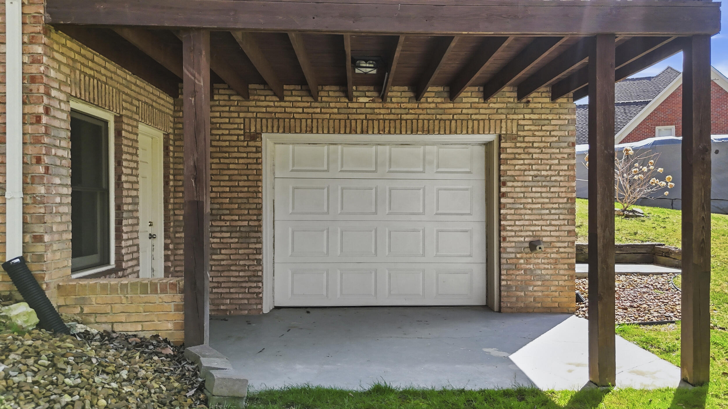1054 Colonial Drive