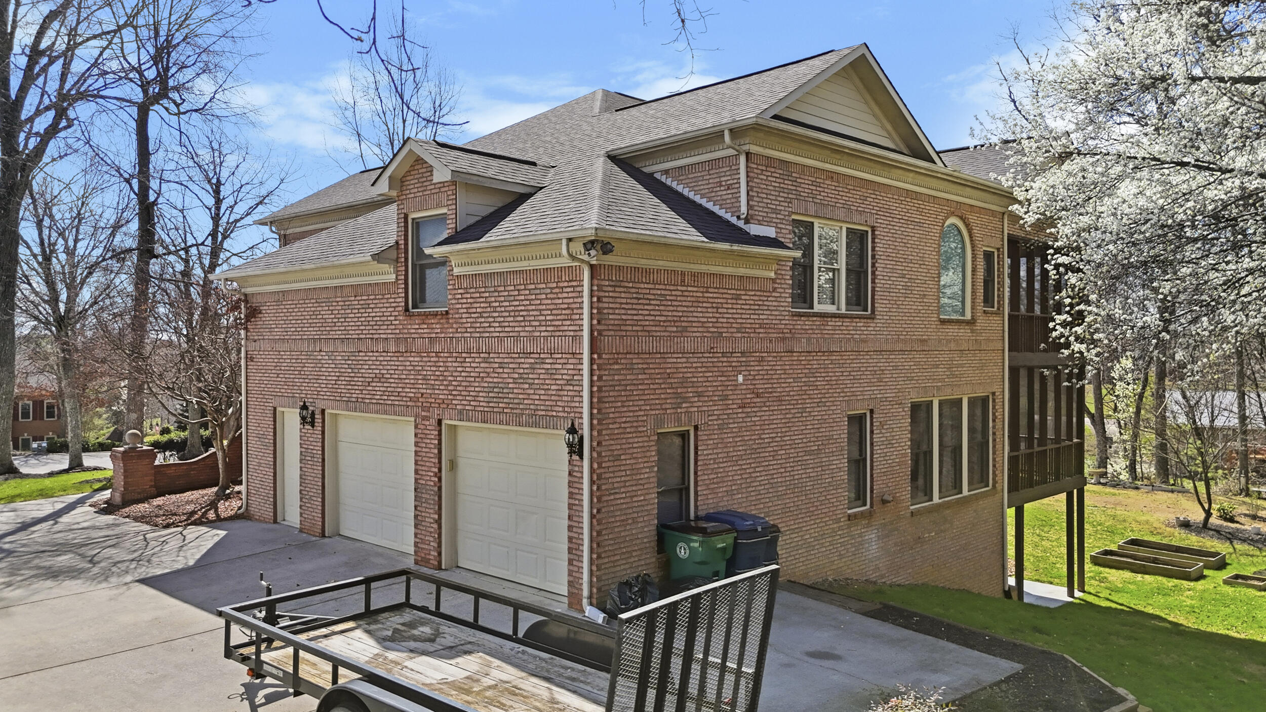 1054 Colonial Drive
