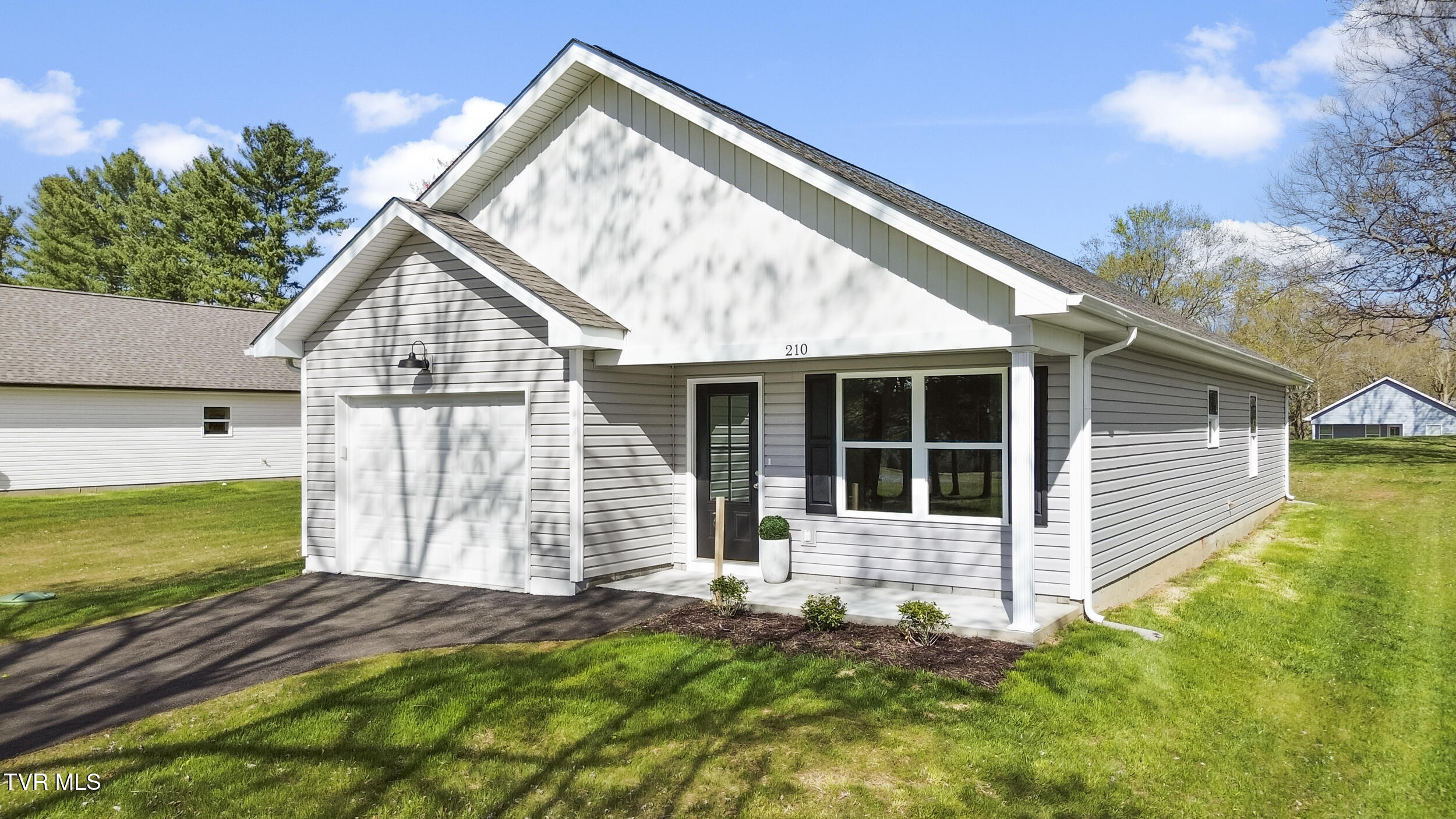 210 Baylor Avenue