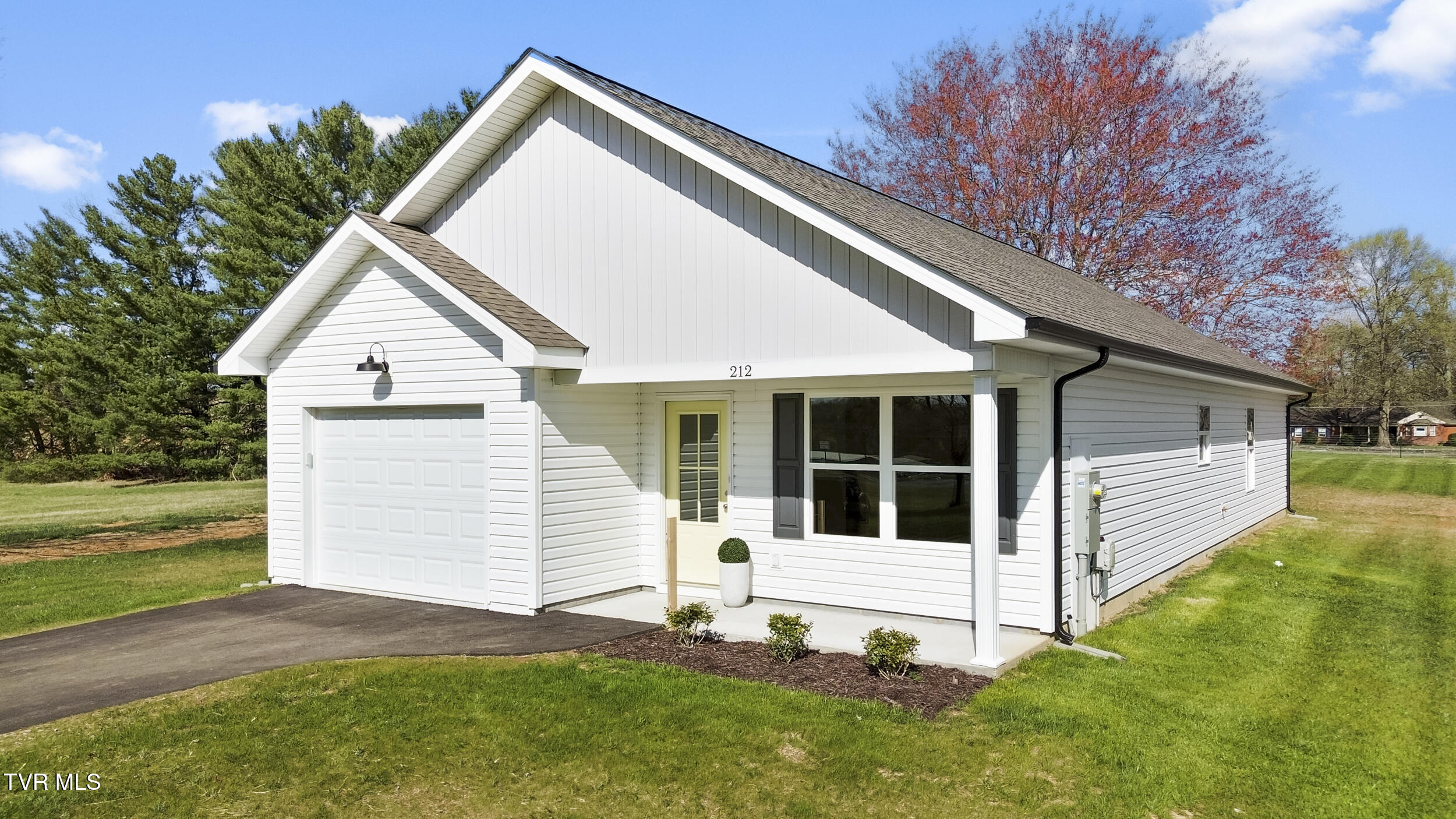 212 Baylor Avenue