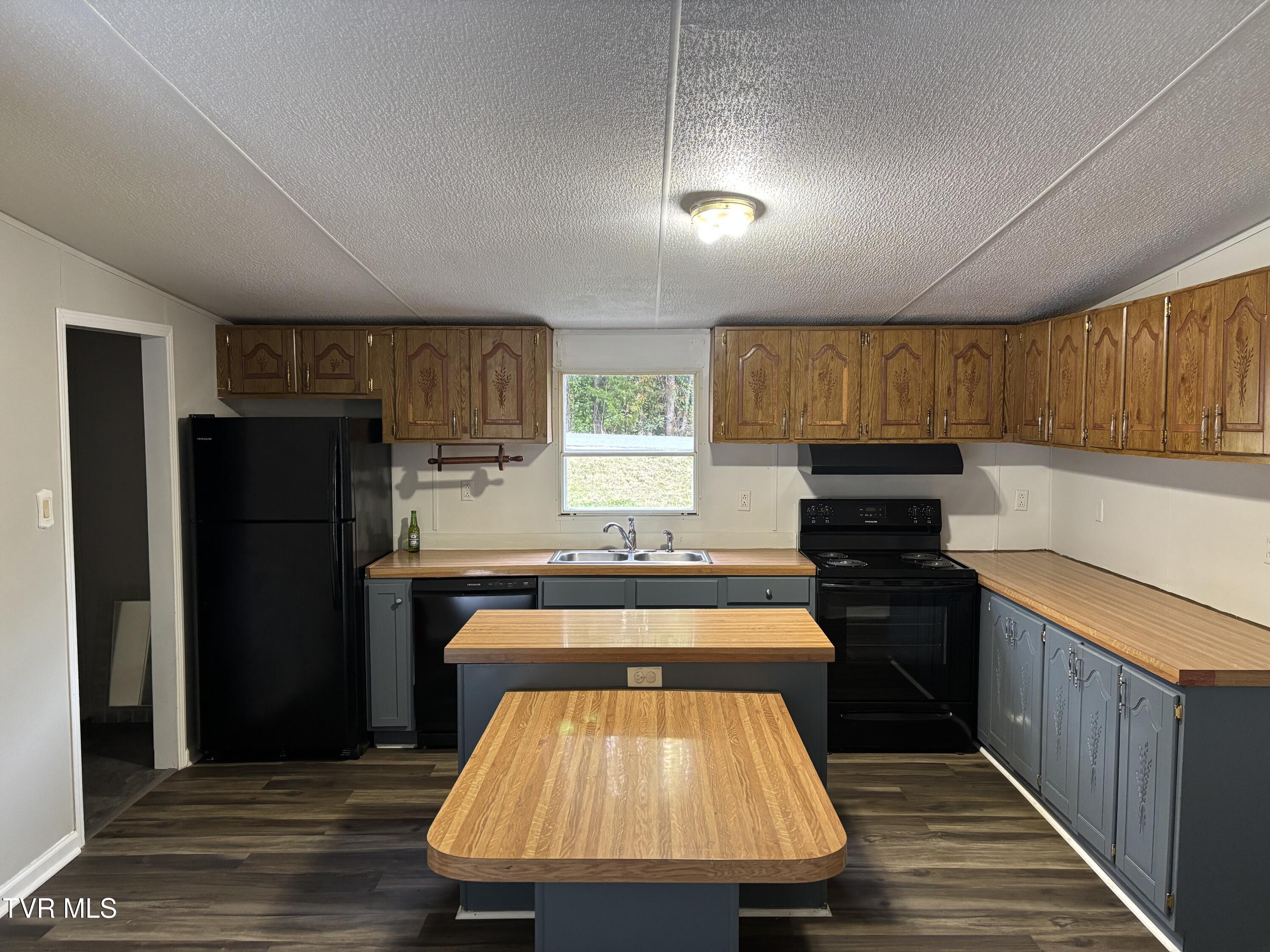 725 Cedar Crest Road