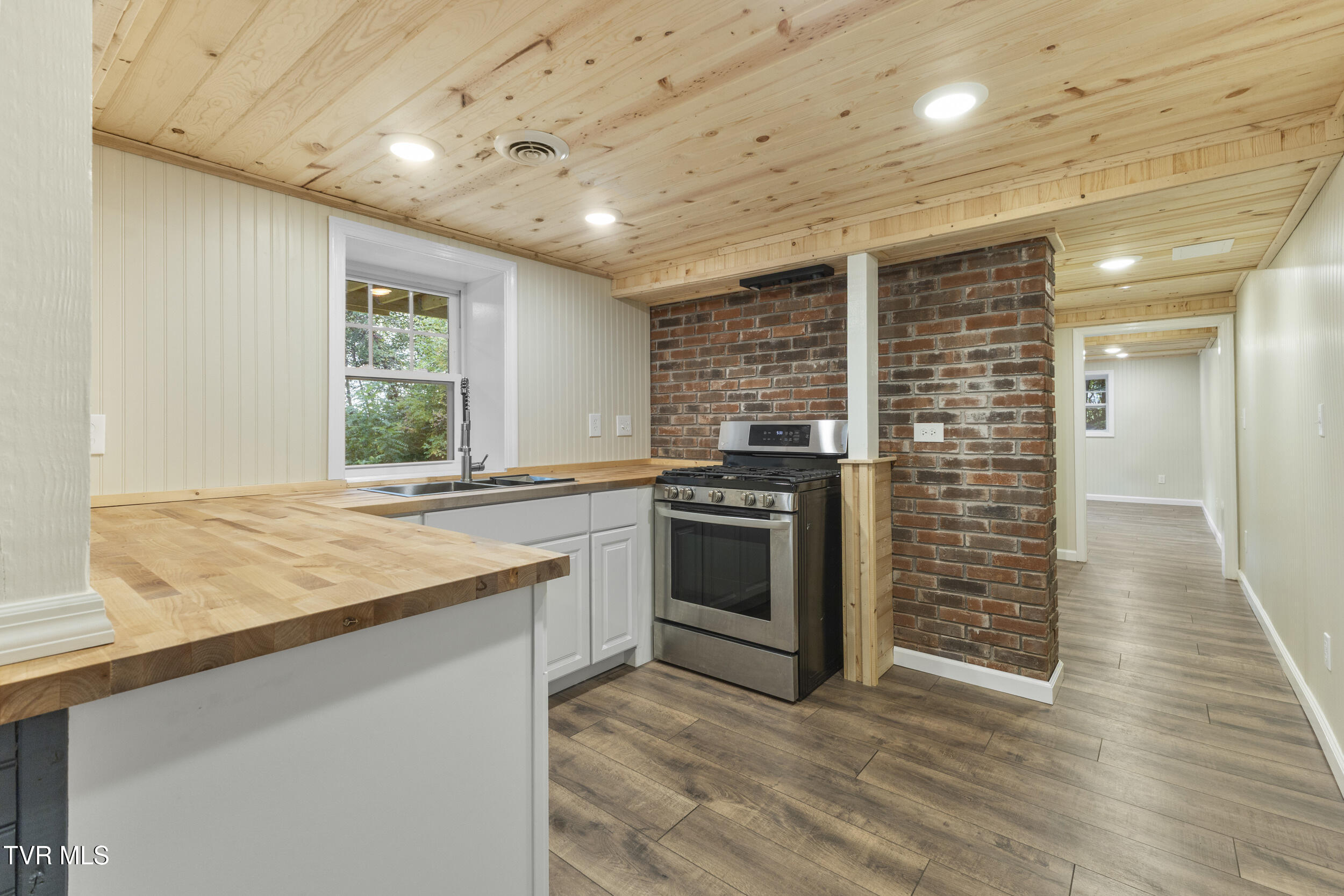 1068 Mimosa Drive