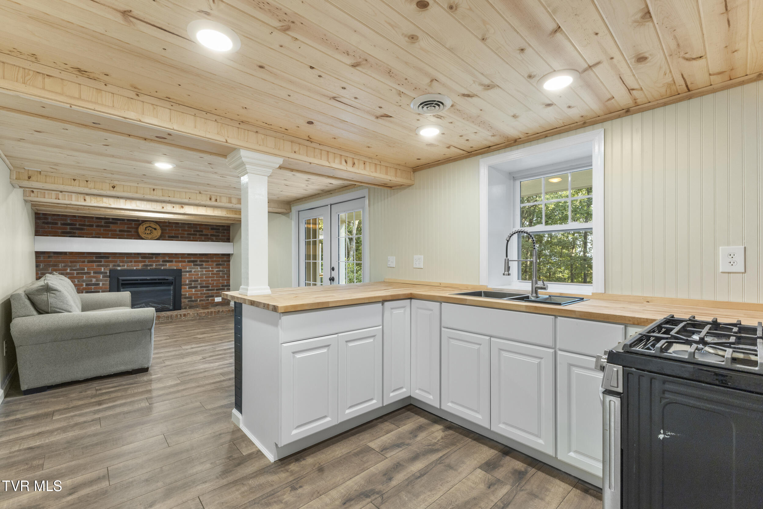 1068 Mimosa Drive