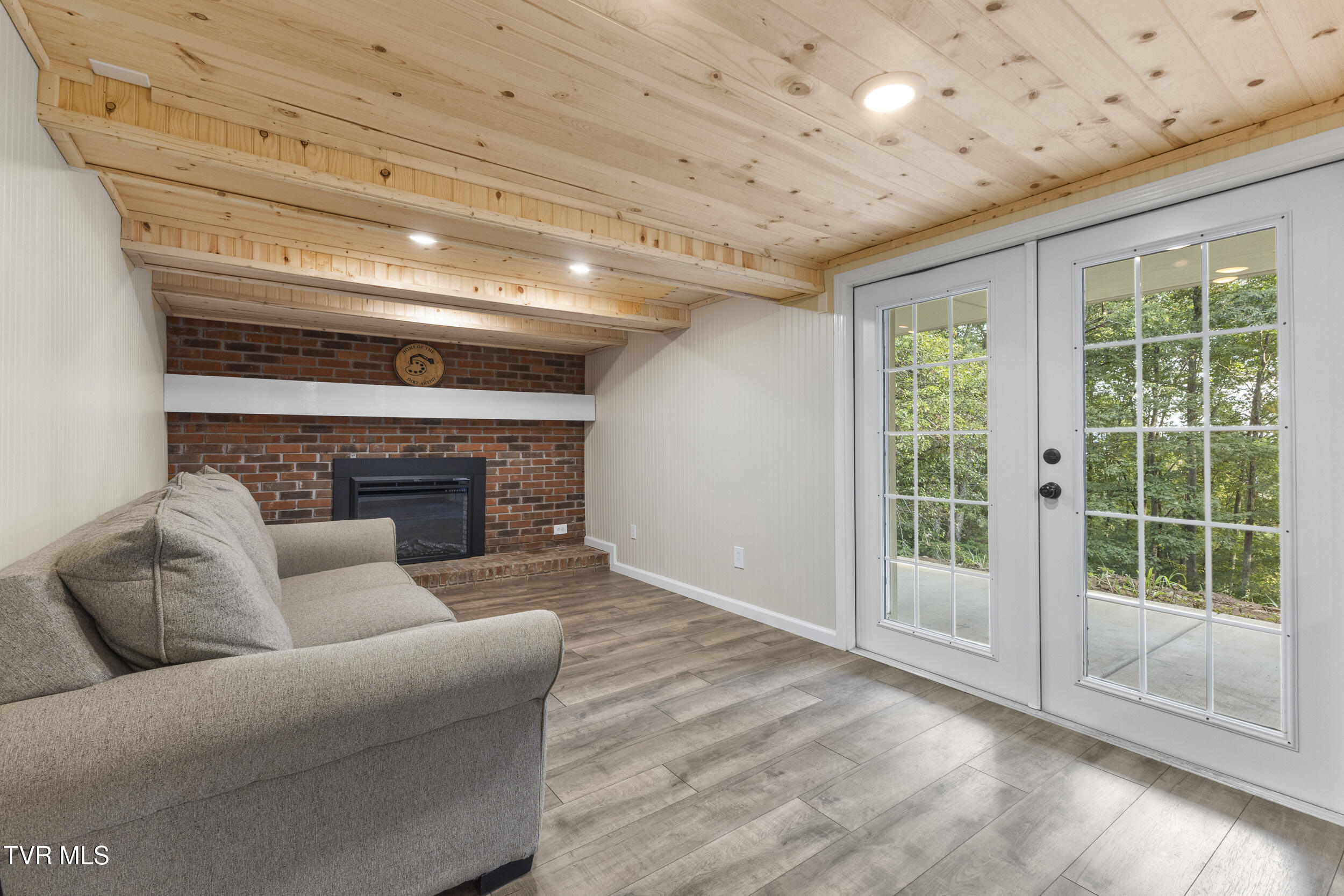 1068 Mimosa Drive