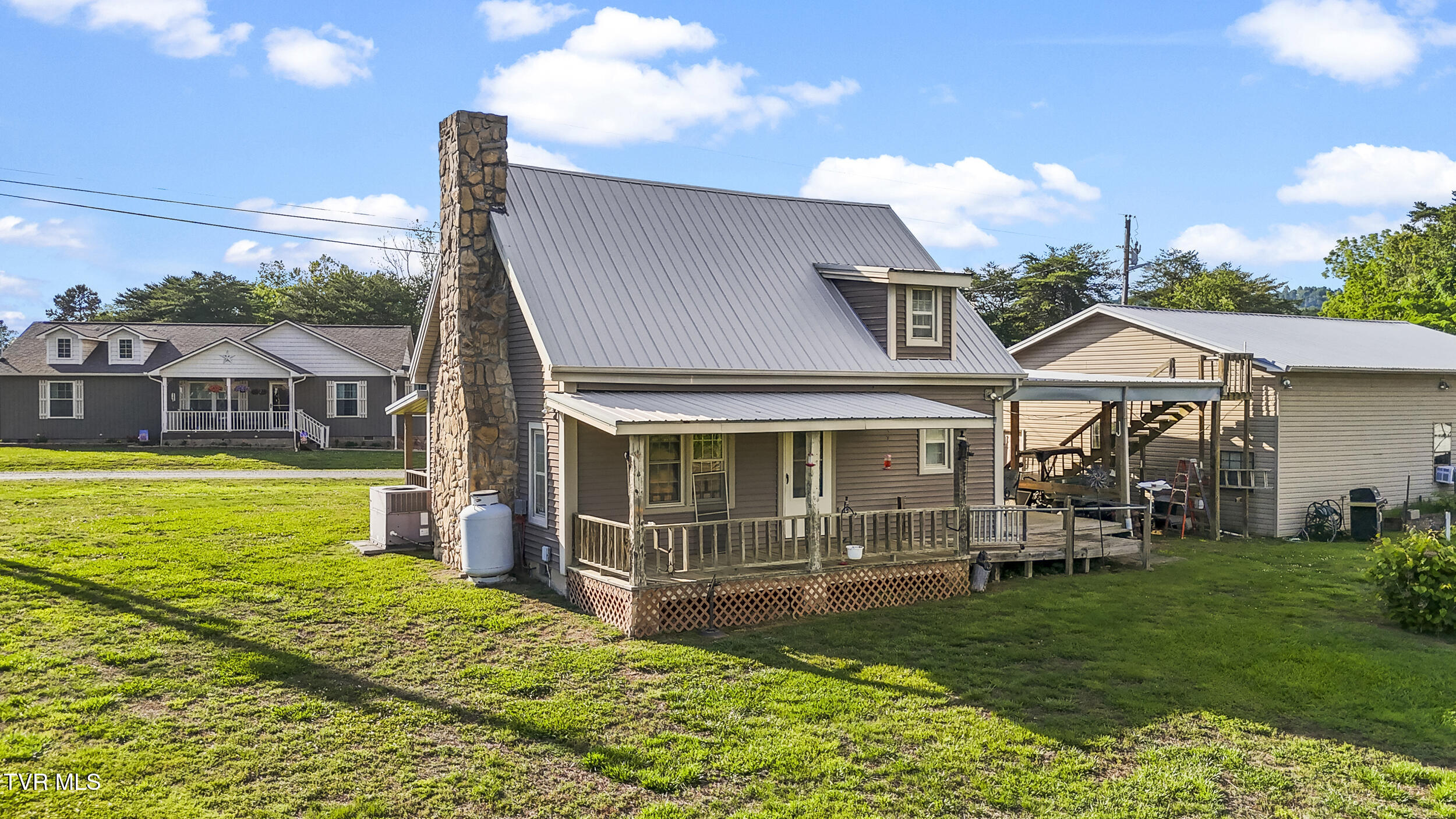 125 Island Harbor Lane