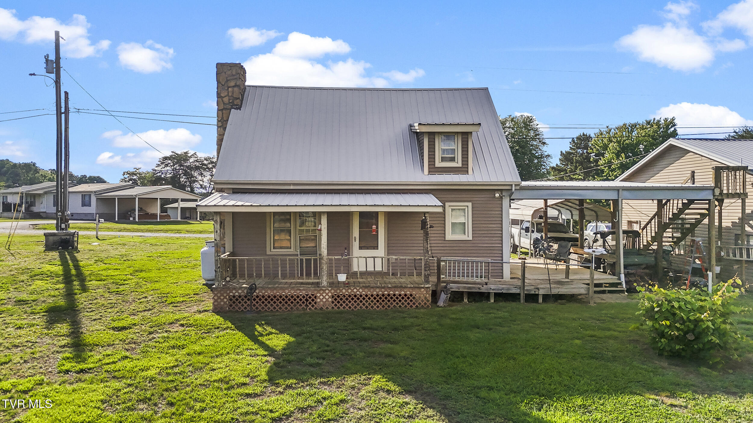 125 Island Harbor Lane