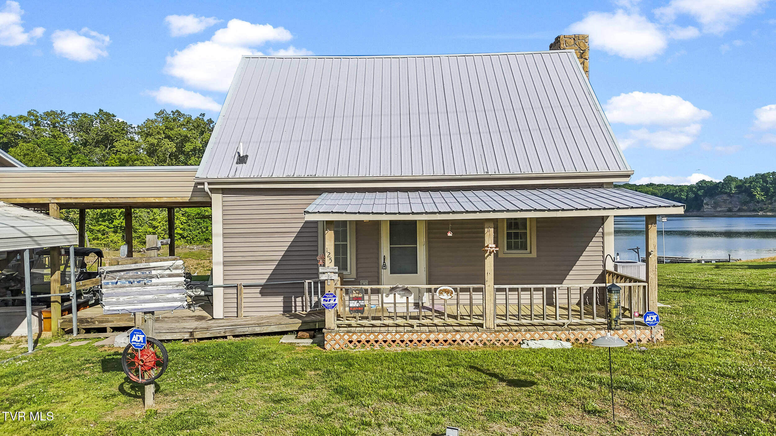 125 Island Harbor Lane