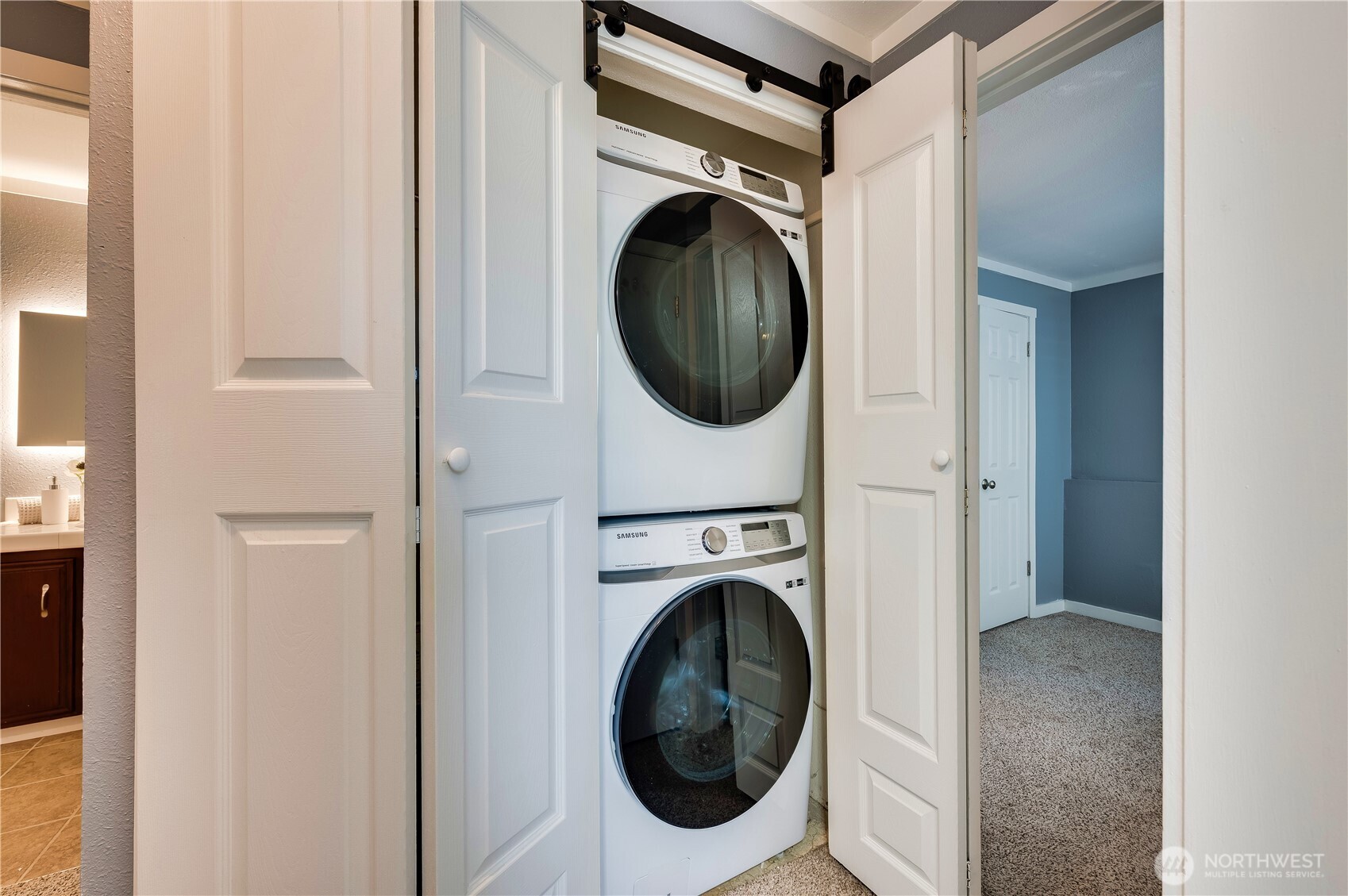 4511 Greenwood Avenue N Unit: 1