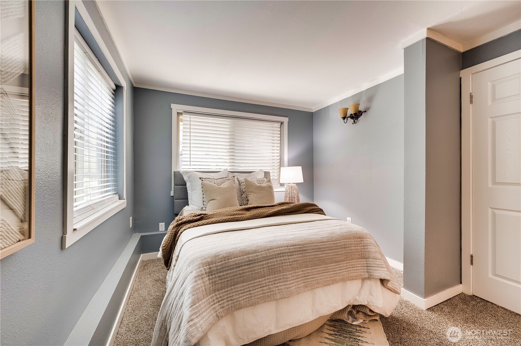 4511 Greenwood Avenue N Unit: 1