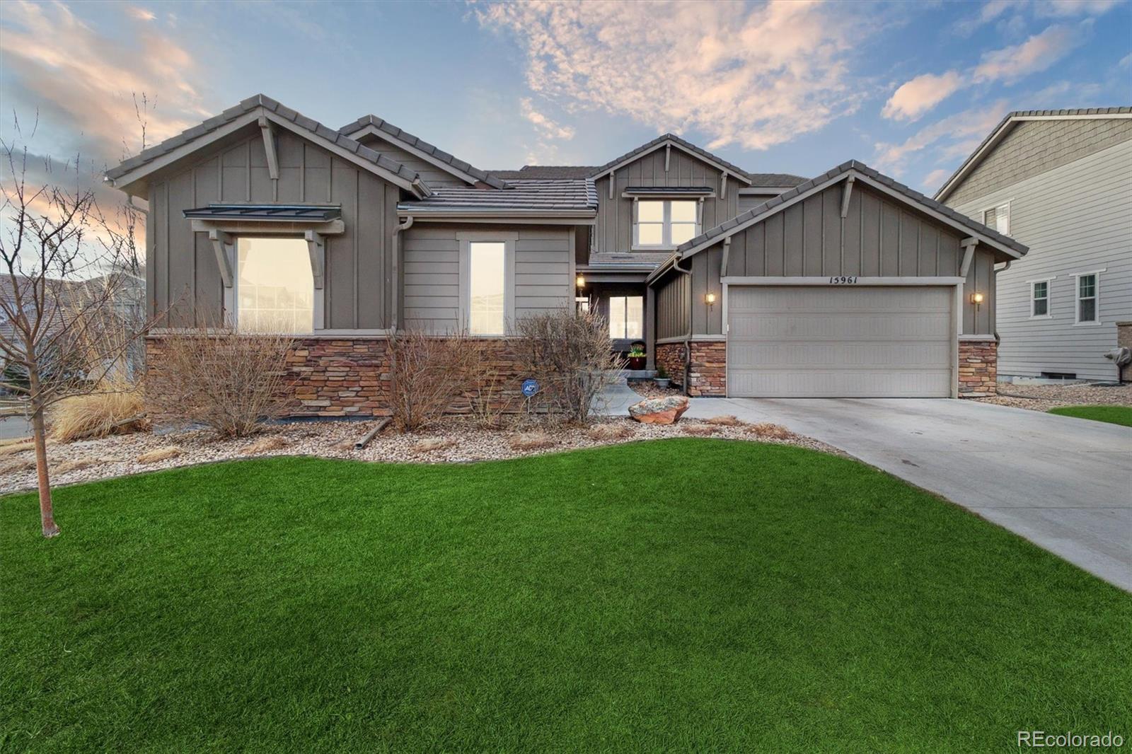 15961 Lookout Point