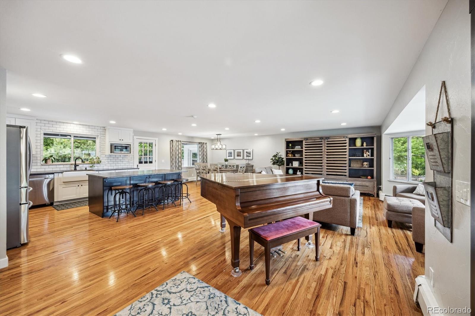 1135 Iris Street