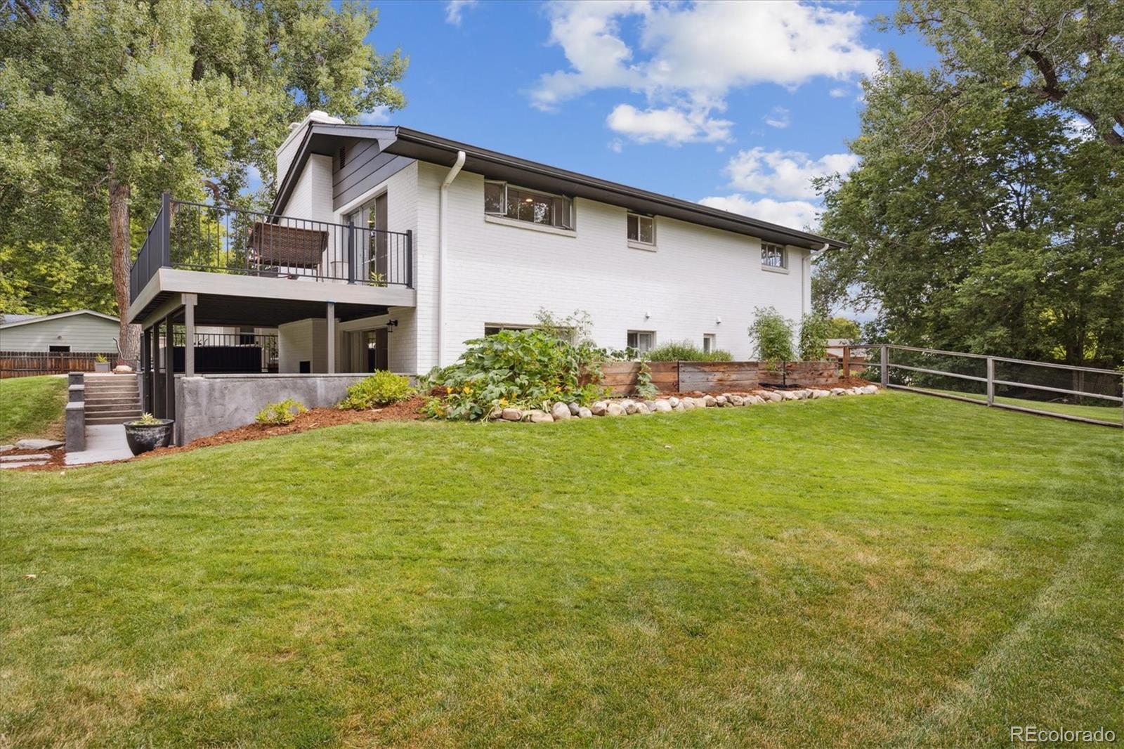 1135 Iris Street