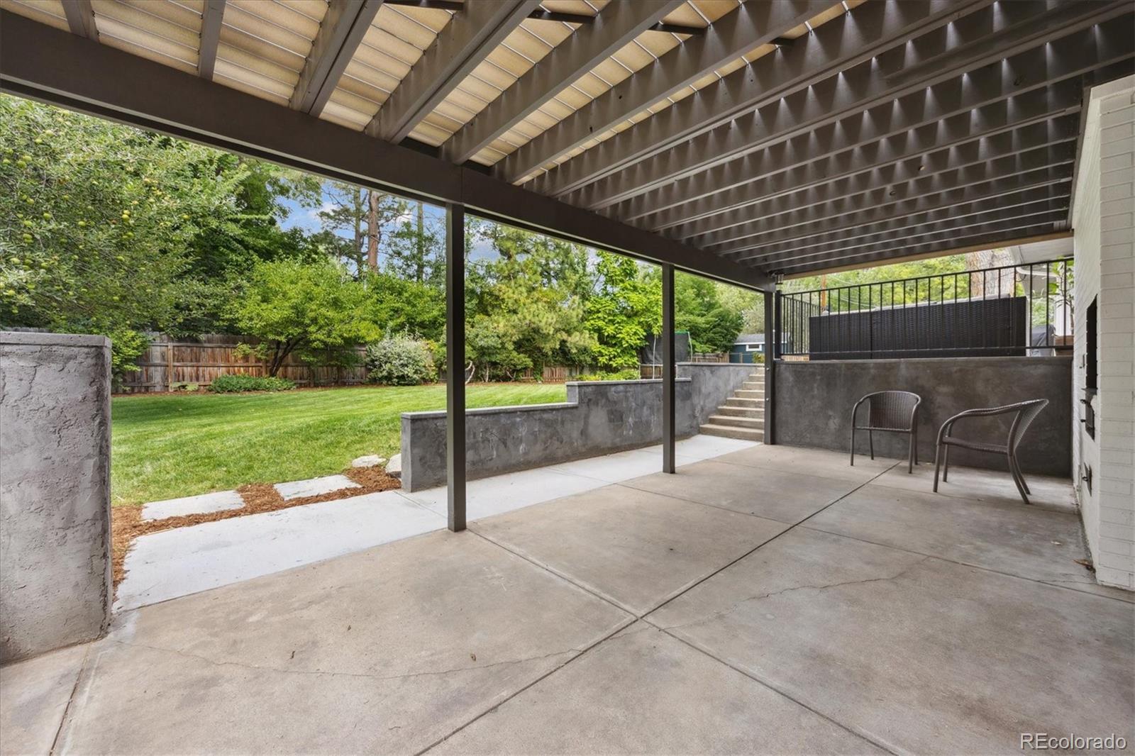 1135 Iris Street