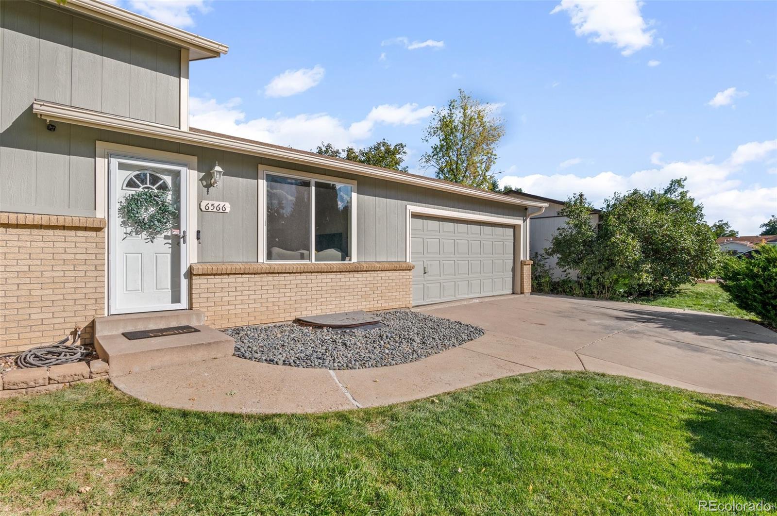 6566 S Flower Street