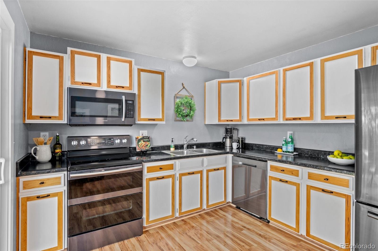 6566 S Flower Street