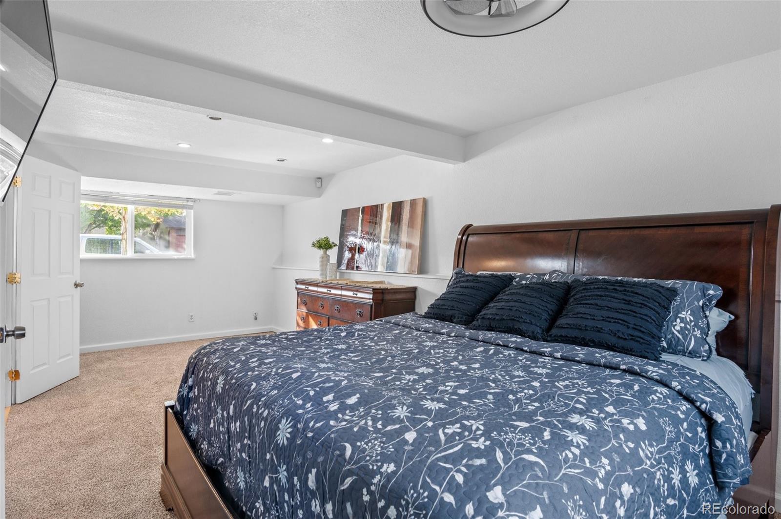 6566 S Flower Street