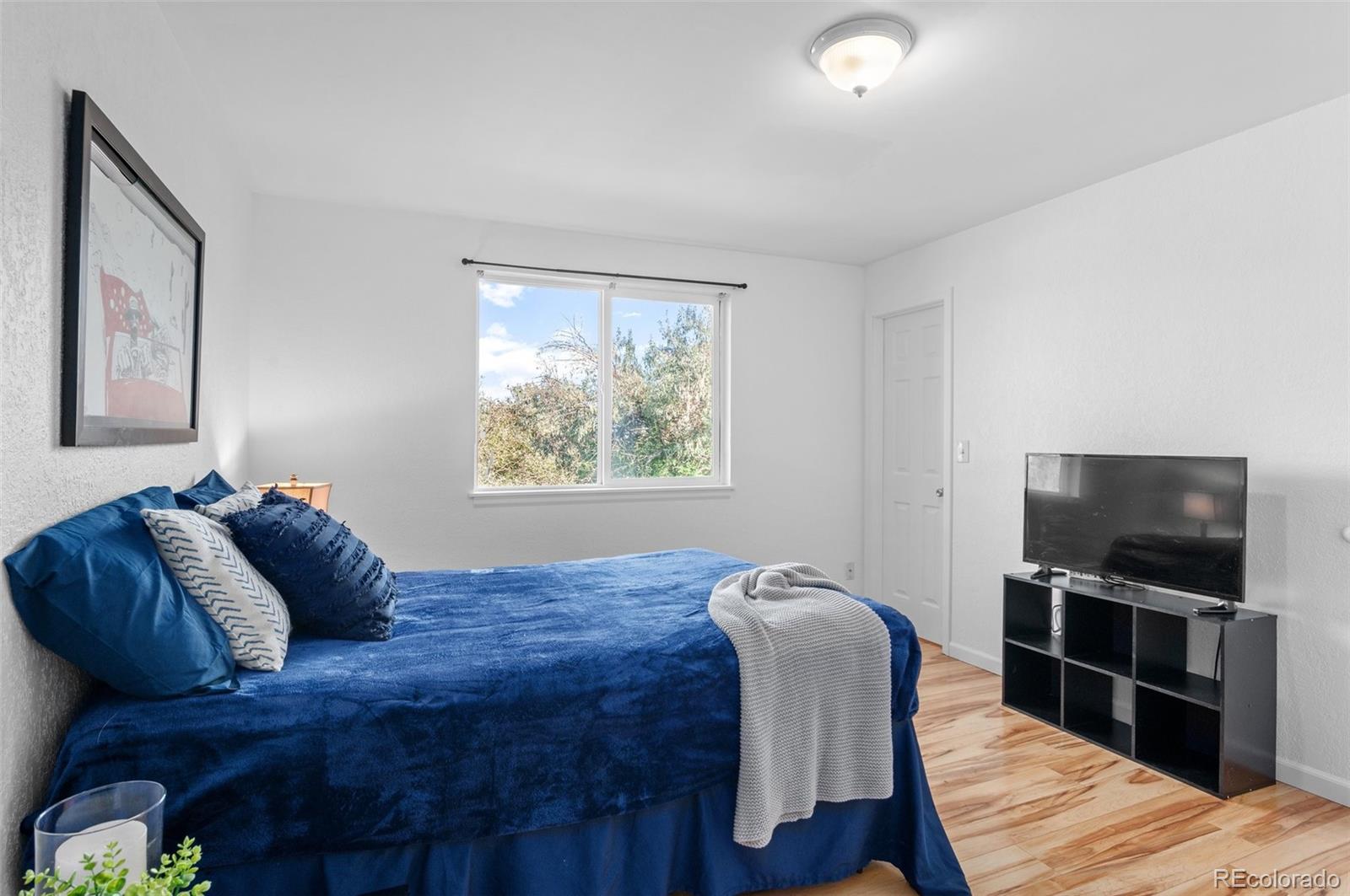 6566 S Flower Street