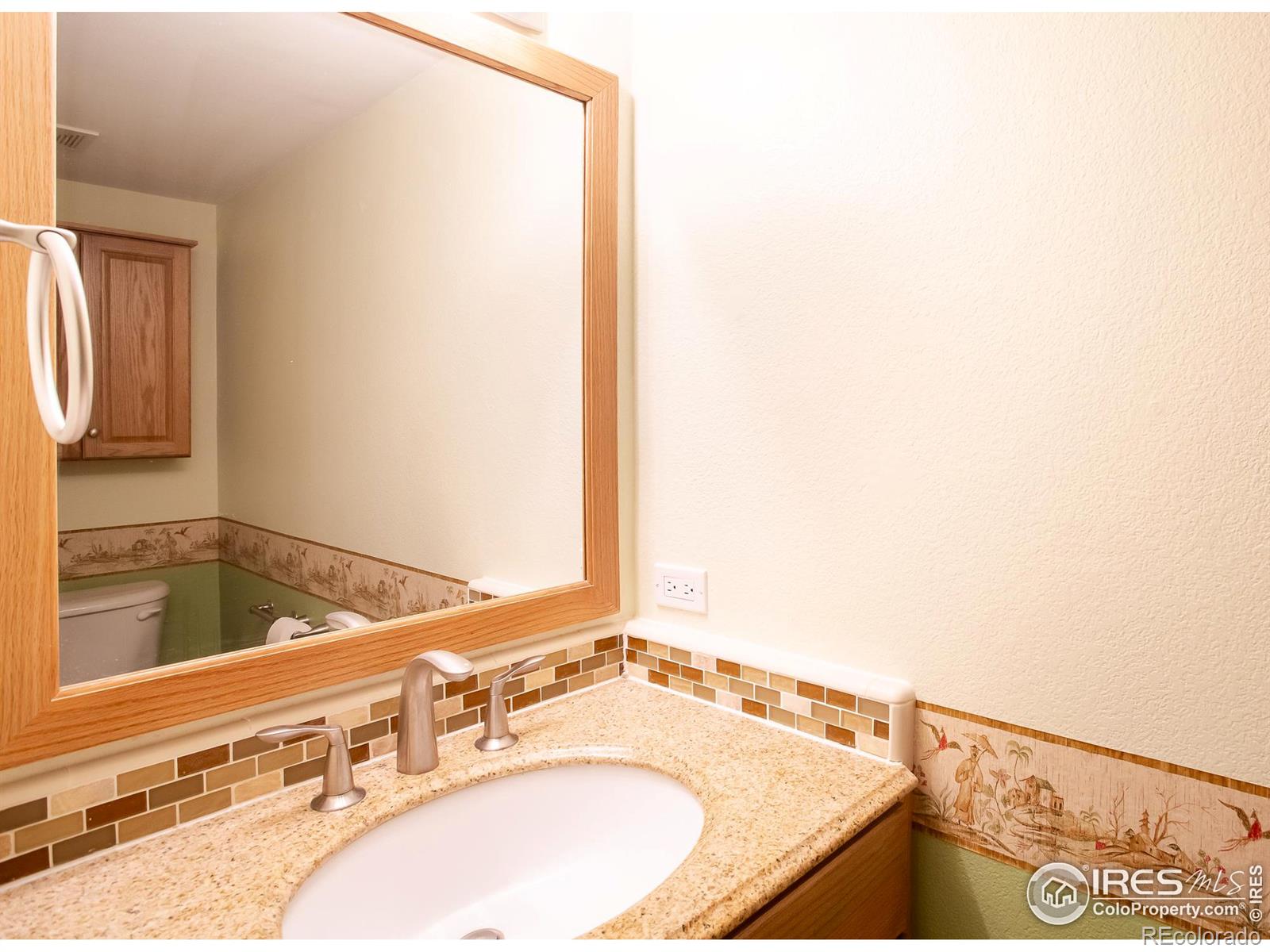 6225 Snowberry Avenue