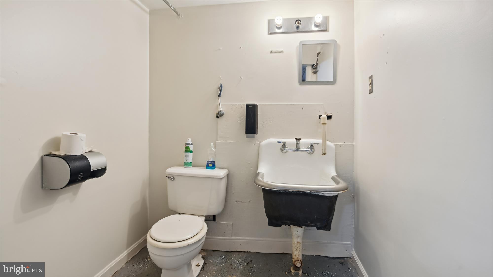 707-709 8TH STREET SE