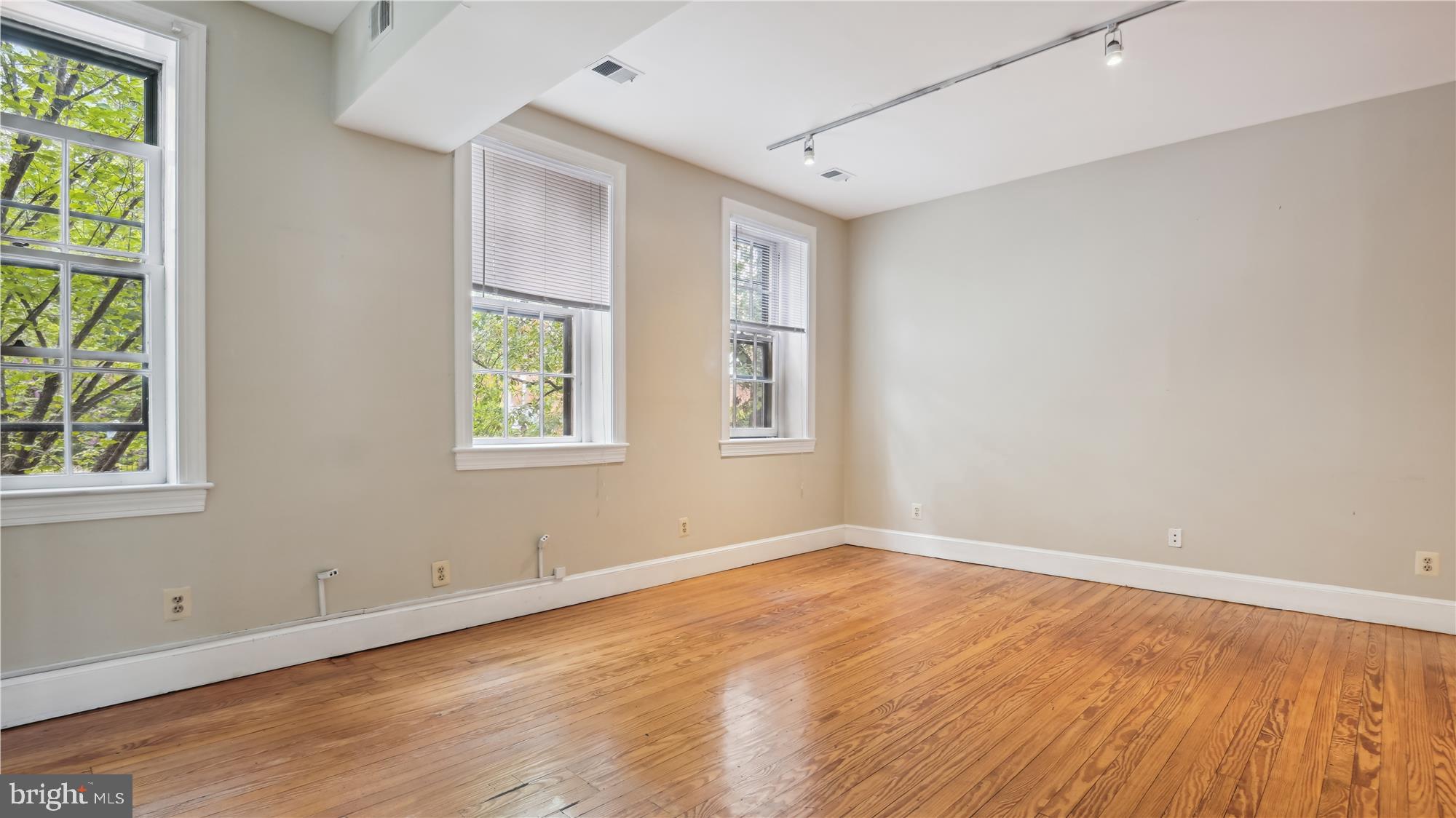 707-709 8TH STREET SE