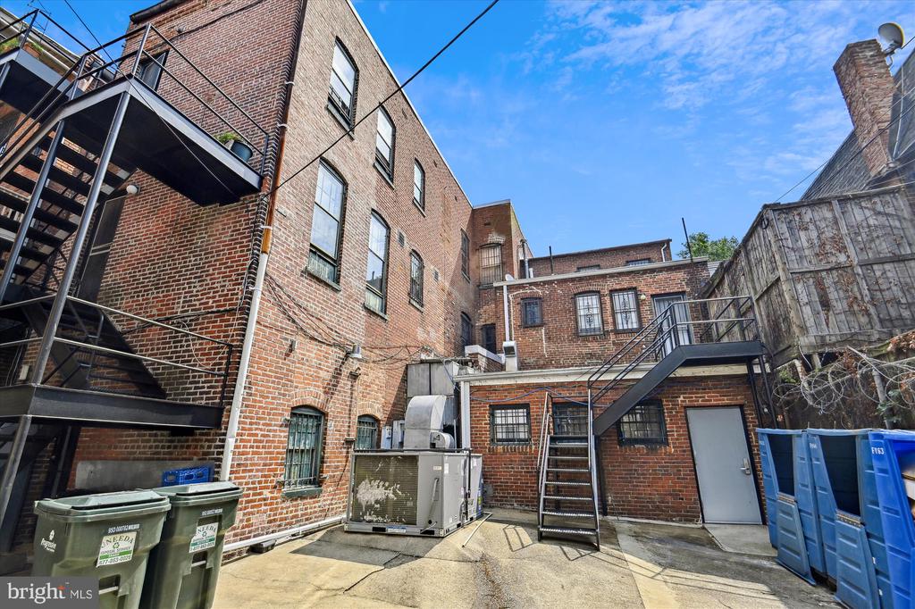 707-709 8TH STREET SE