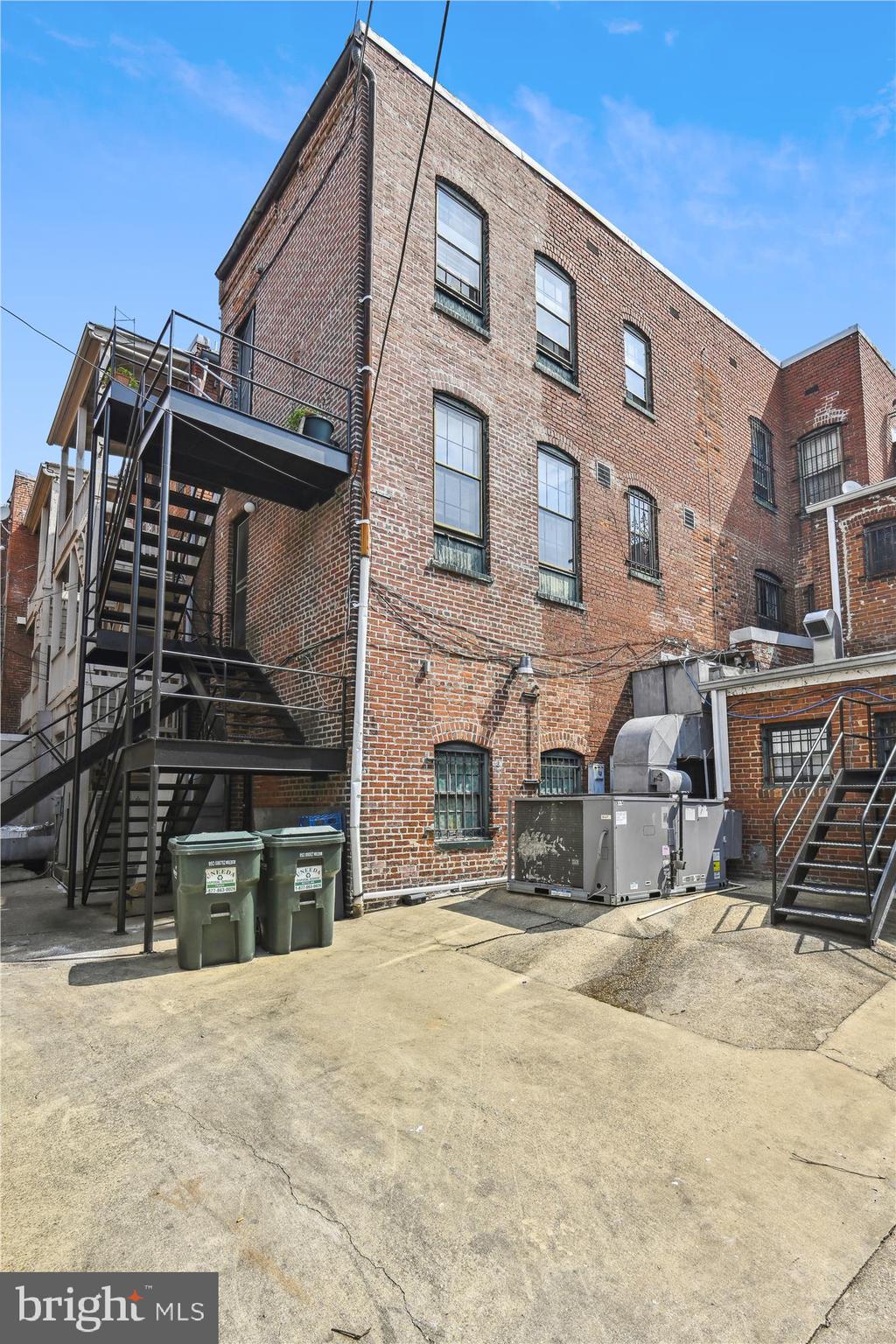 707-709 8TH STREET SE