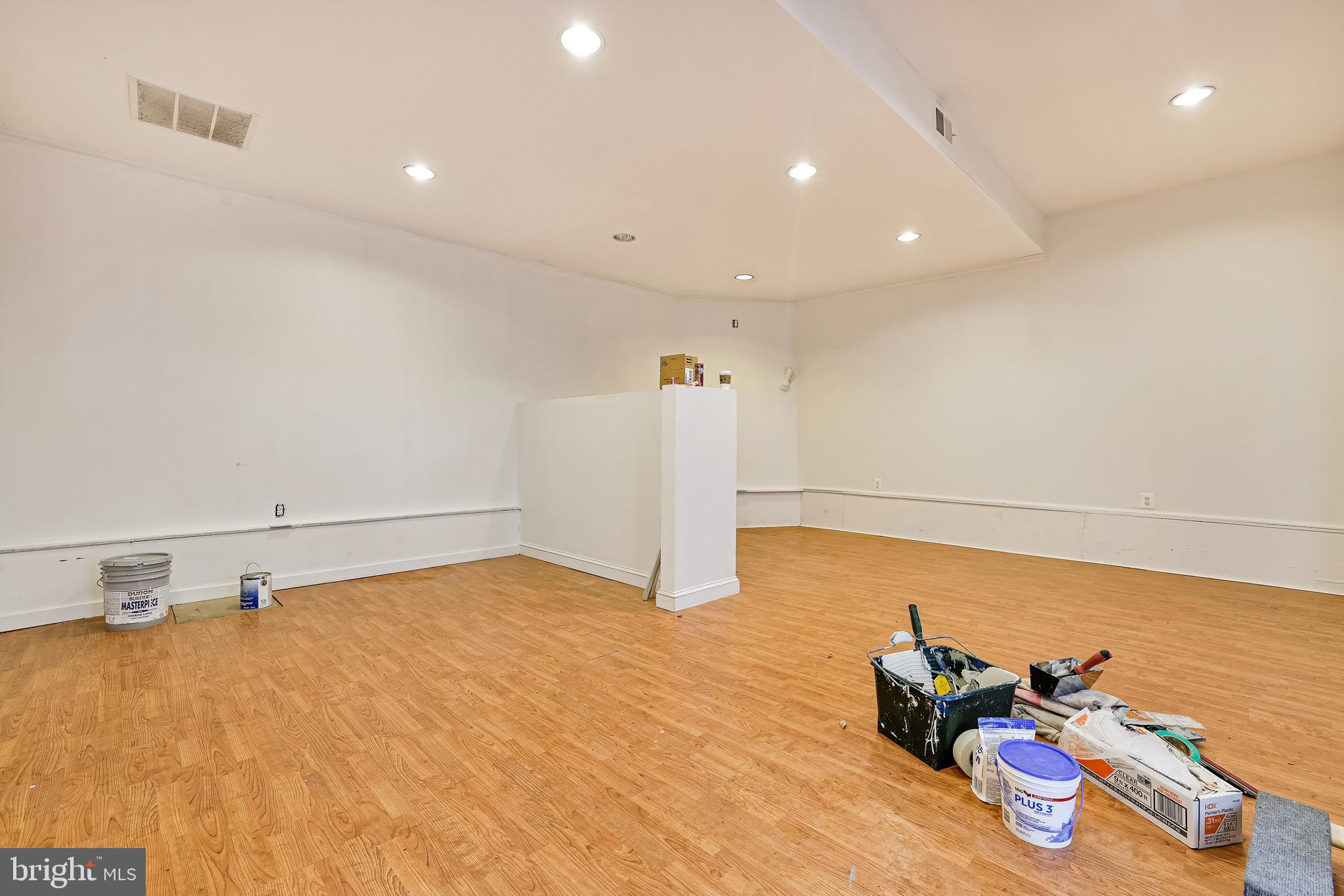 653 Constitution Ave NE