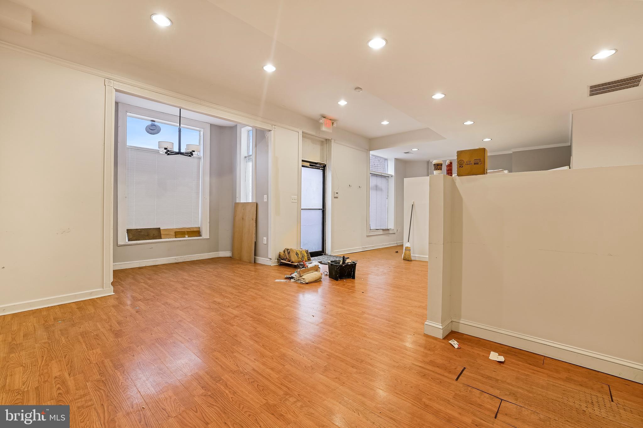 653 Constitution Ave NE