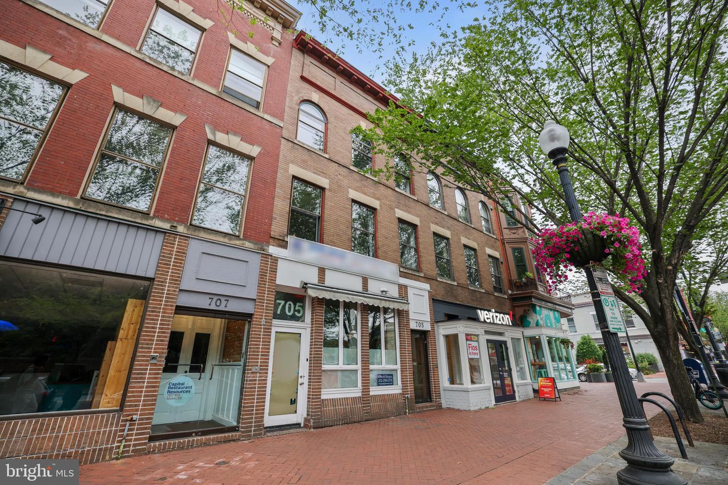 705 8th St SE
