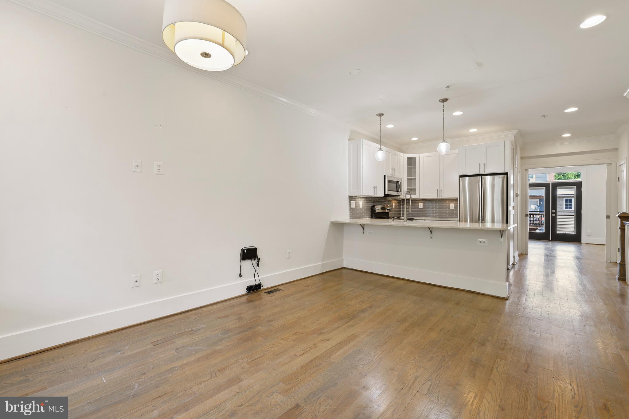 1423 Meridian Pl NW #1