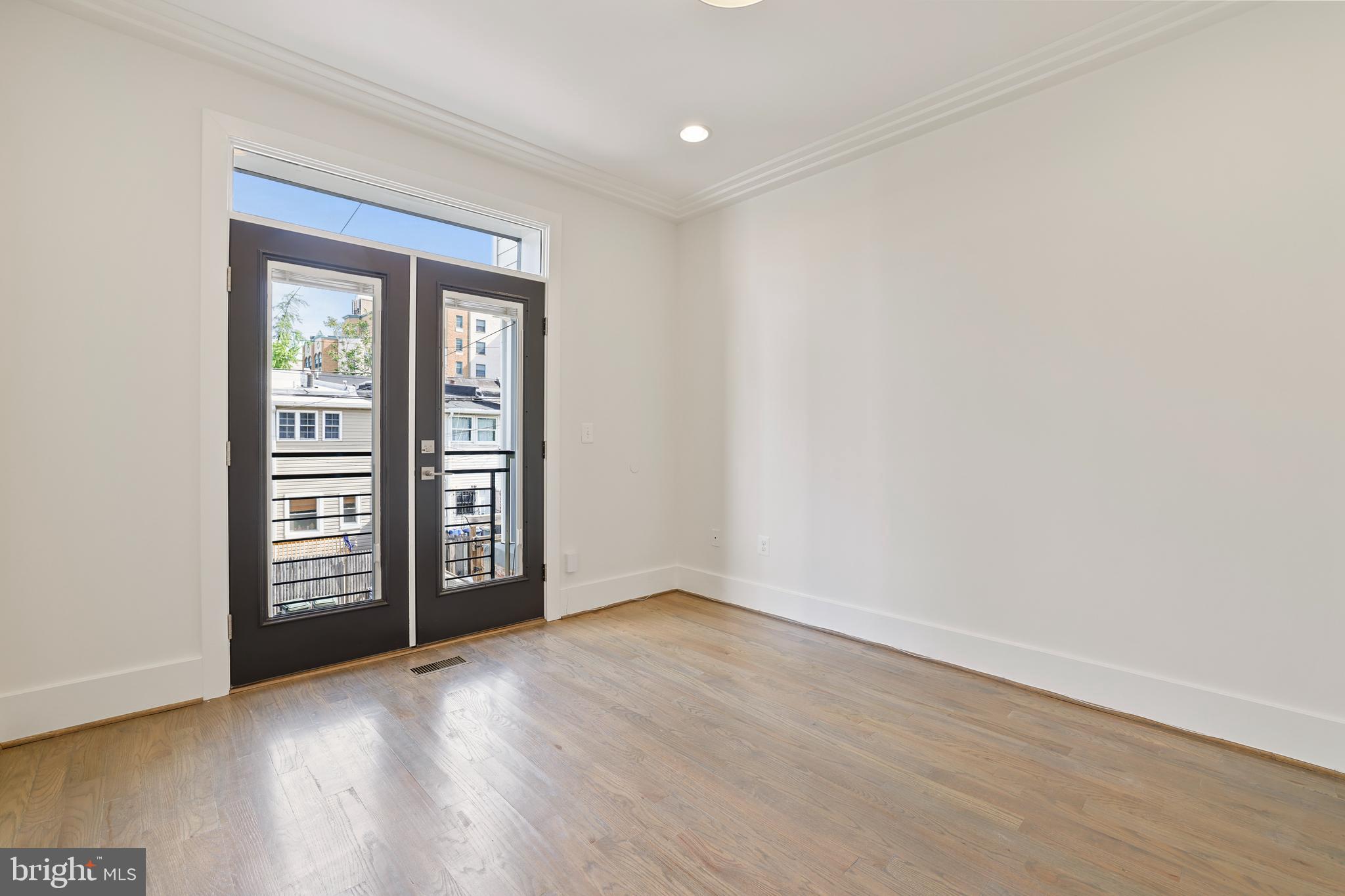 1423 Meridian Pl NW #1