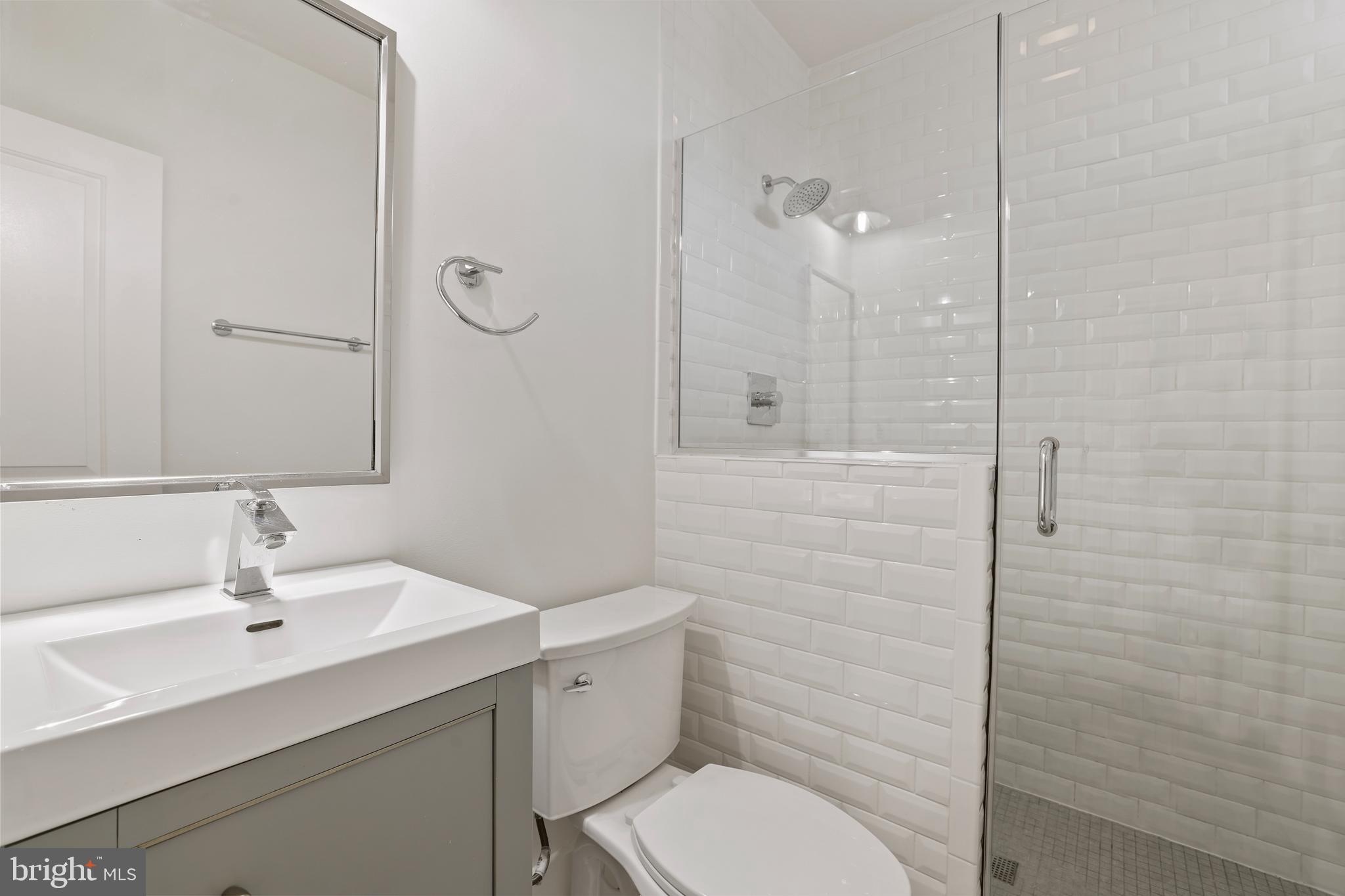 1423 Meridian Pl NW #1