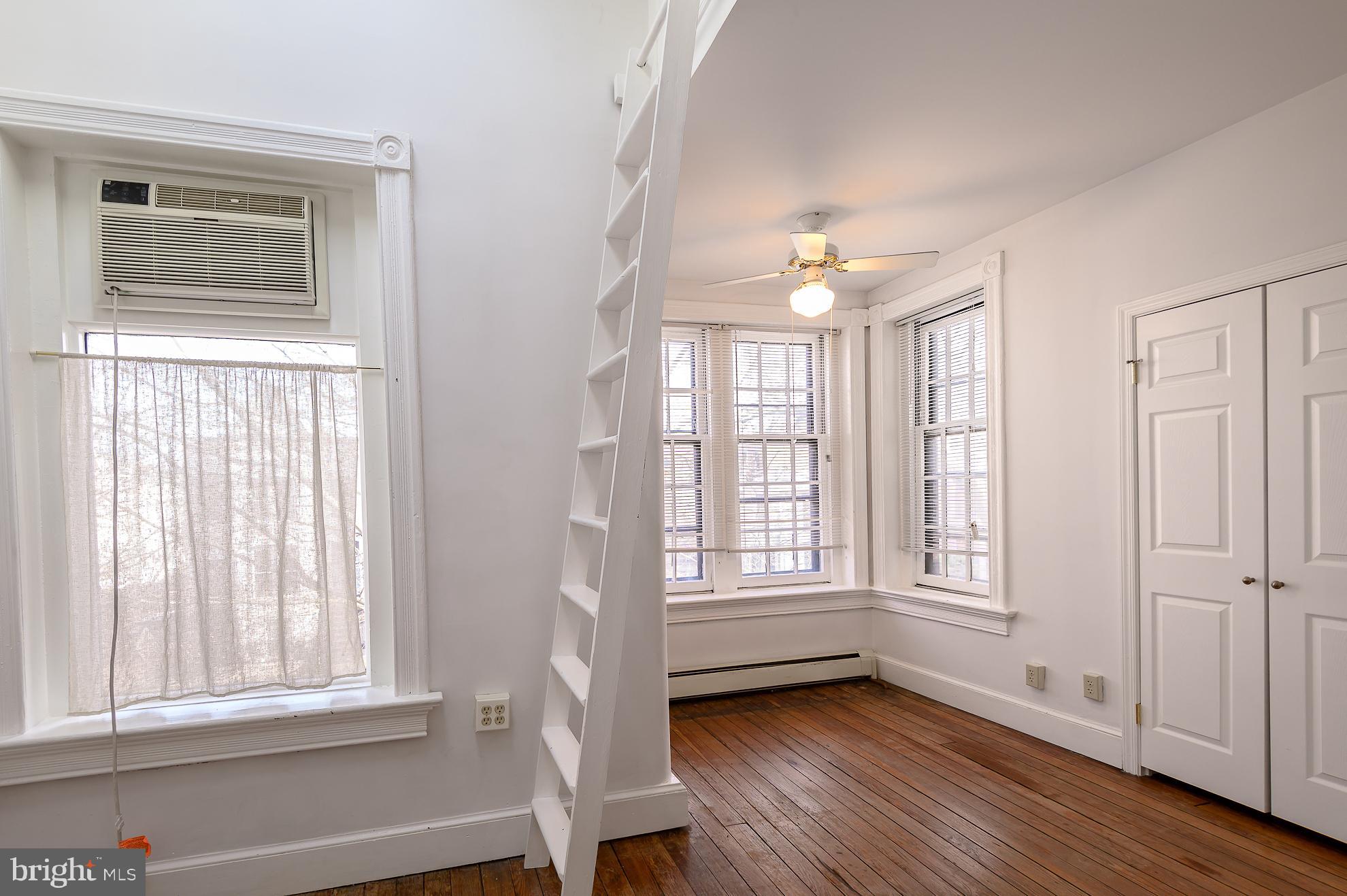 112 11th St NE