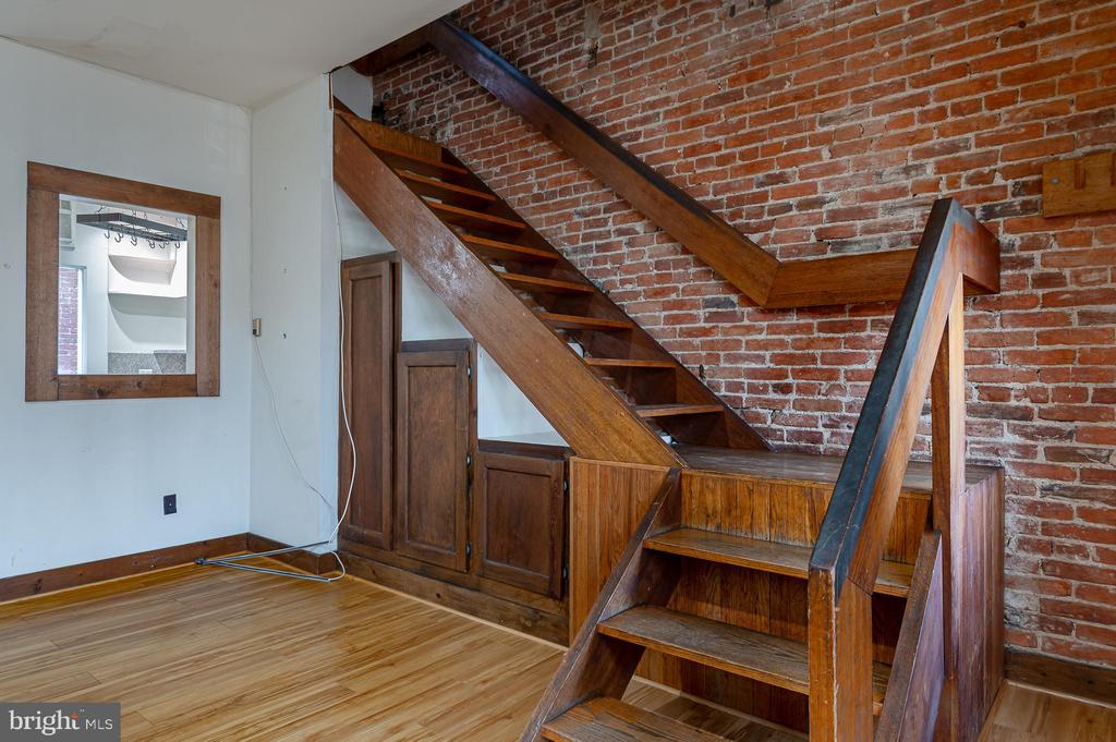 112 11th St NE