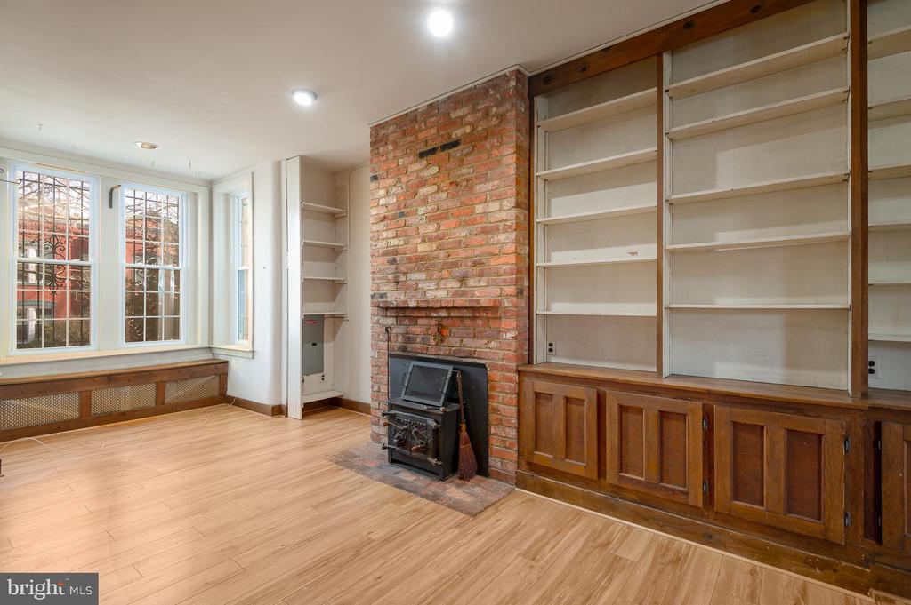 112 11th St NE