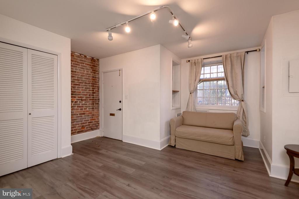 112 11th St NE