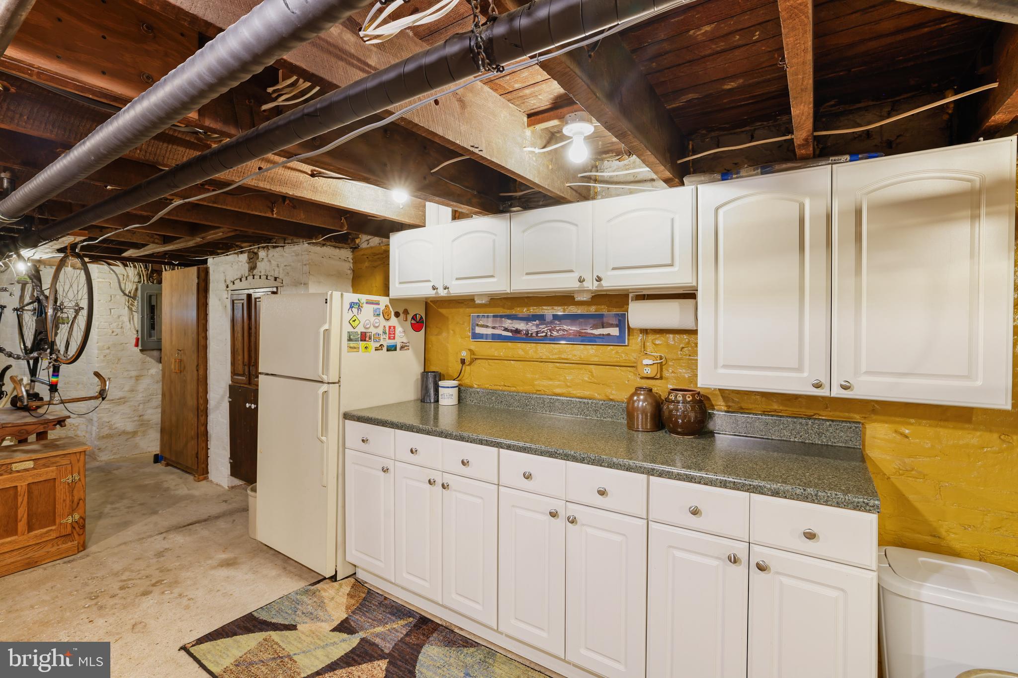 637 Constitution Ave NE