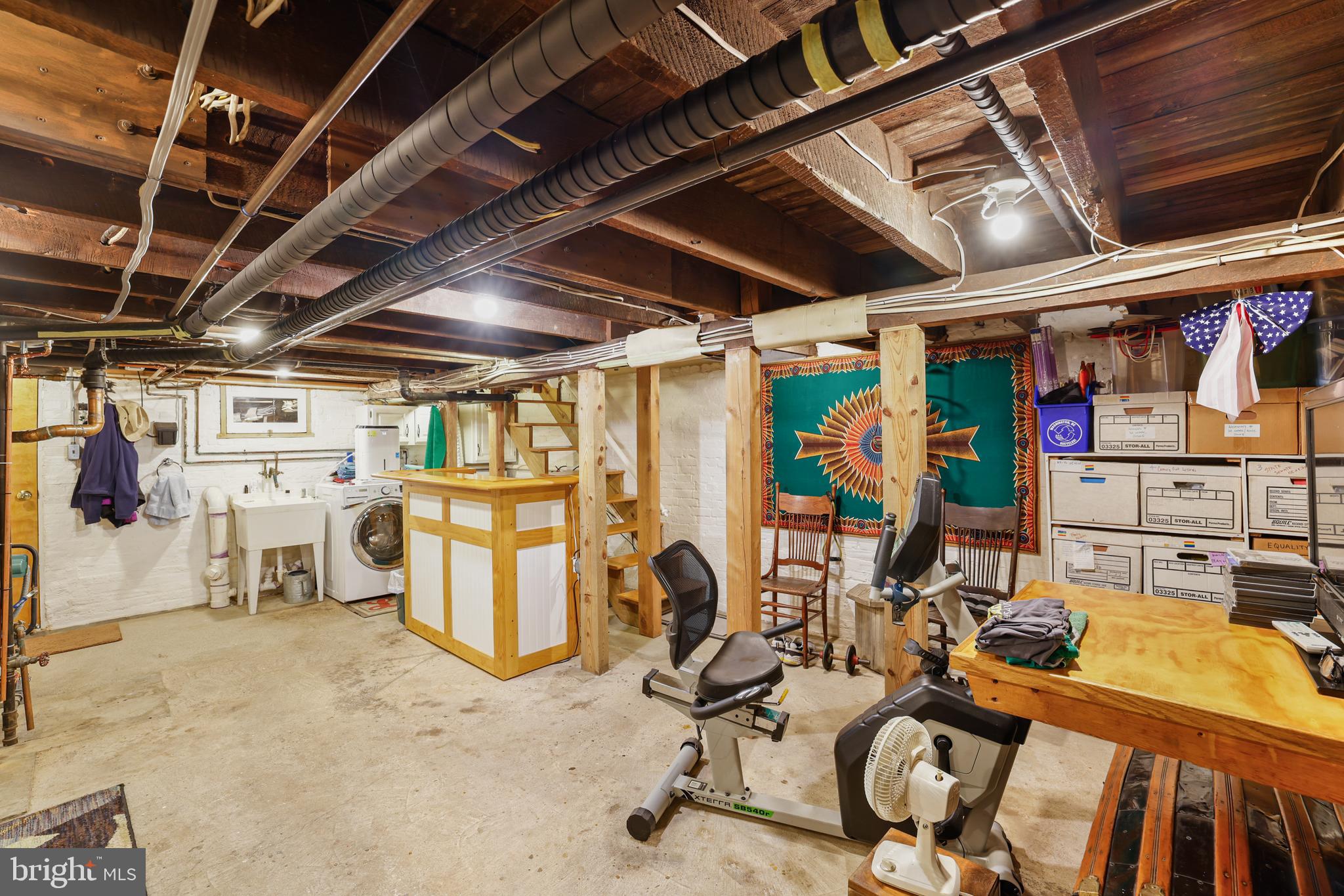 637 Constitution Ave NE