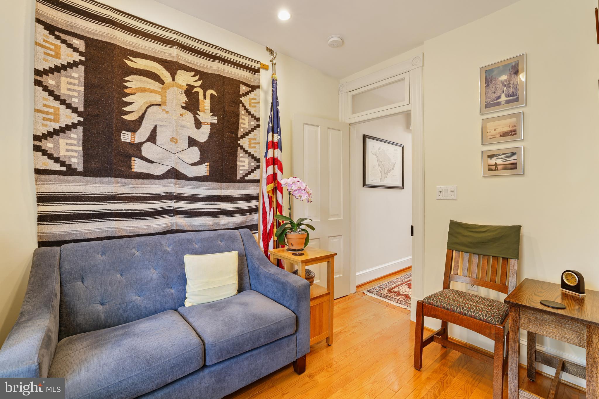 637 Constitution Ave NE