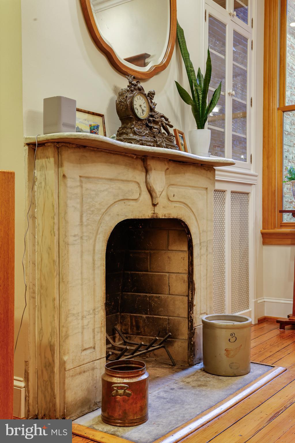 637 Constitution Ave NE