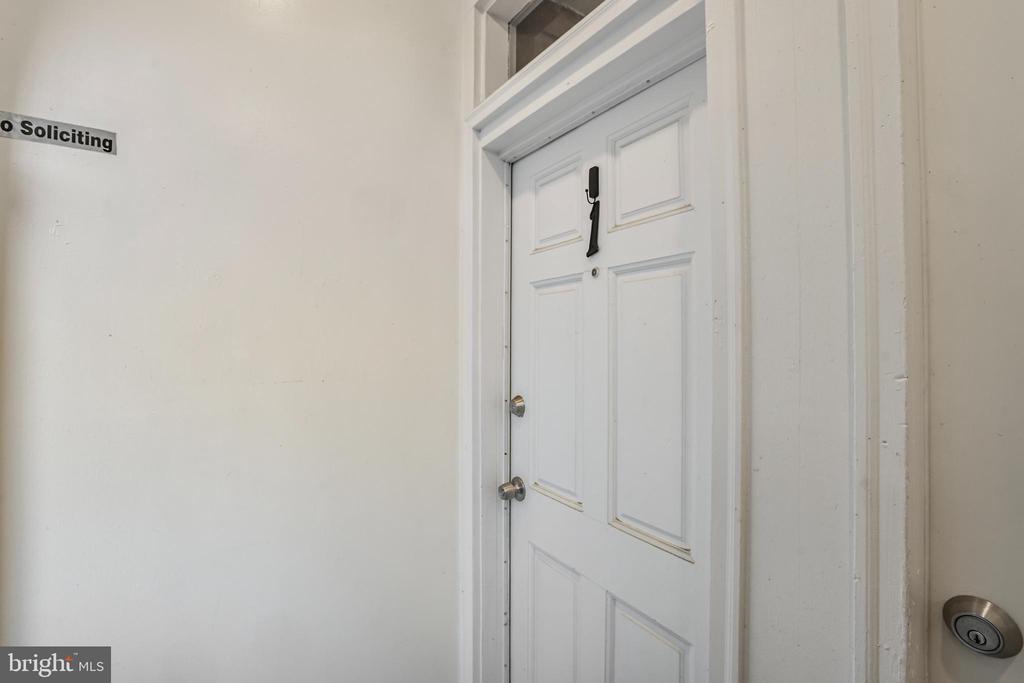 302 V STREET NE
