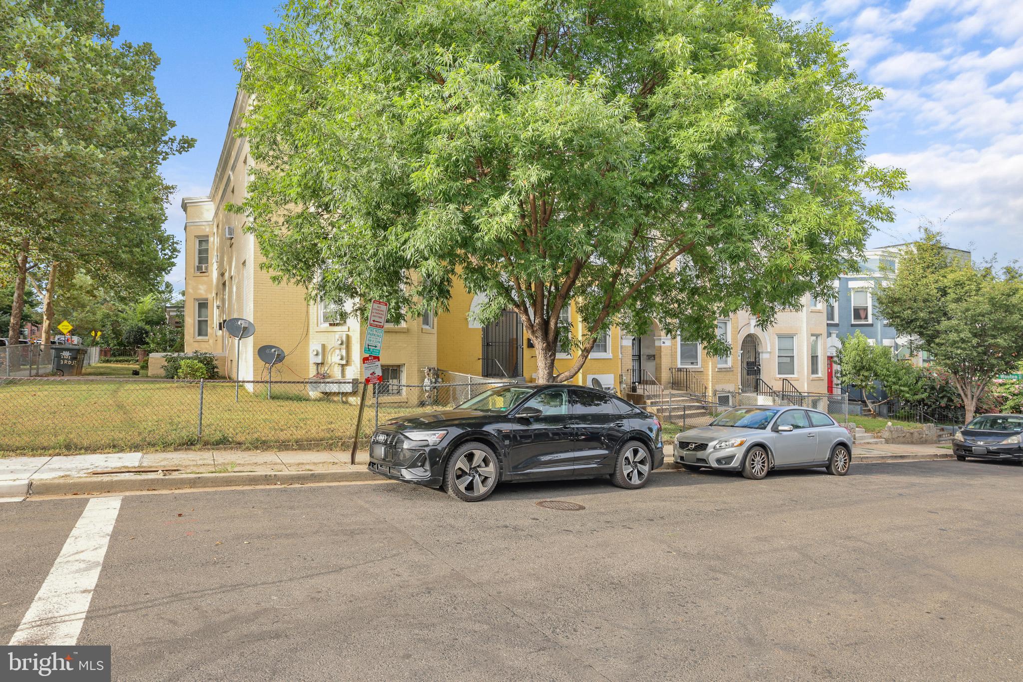 302 V STREET NE