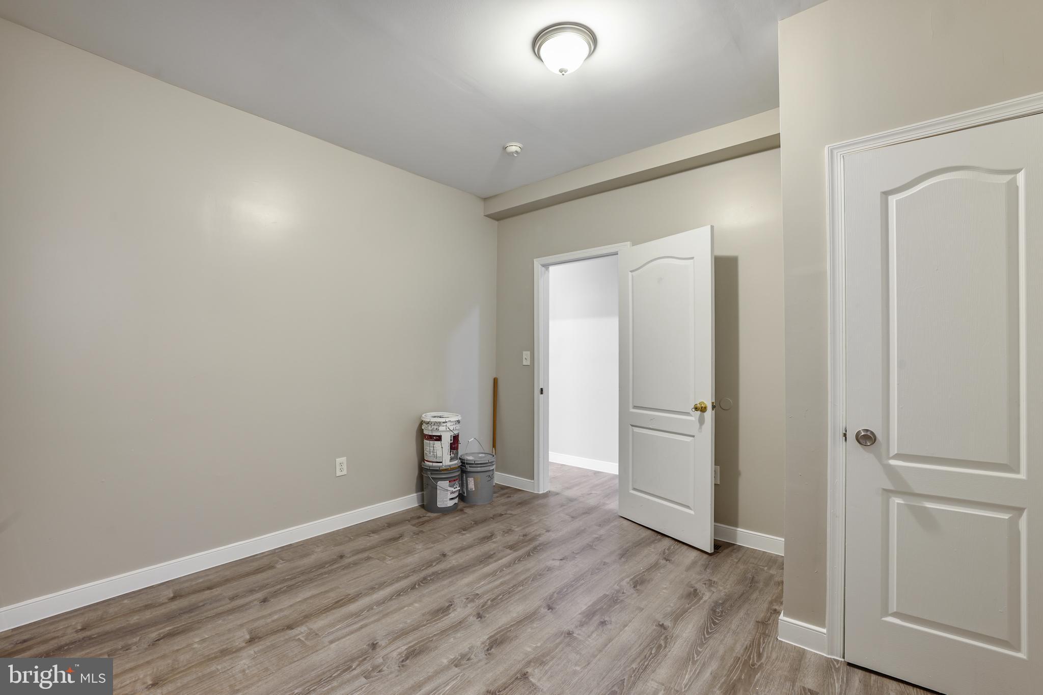 302 V STREET NE