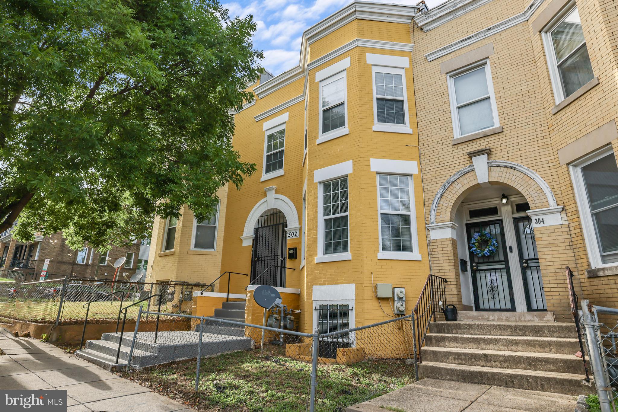 302 V STREET NE