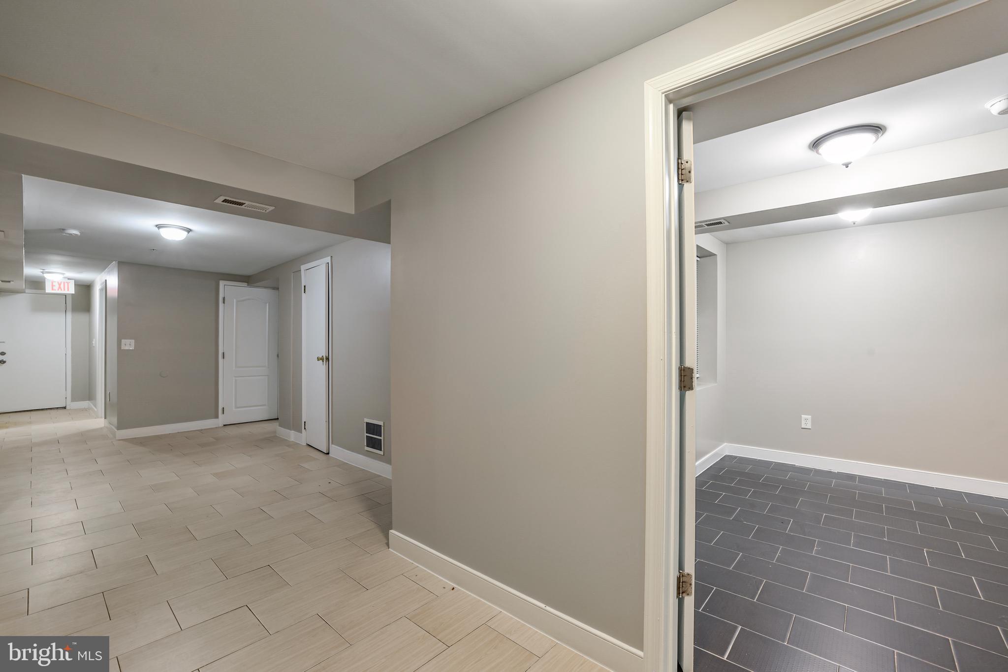 302 V STREET NE