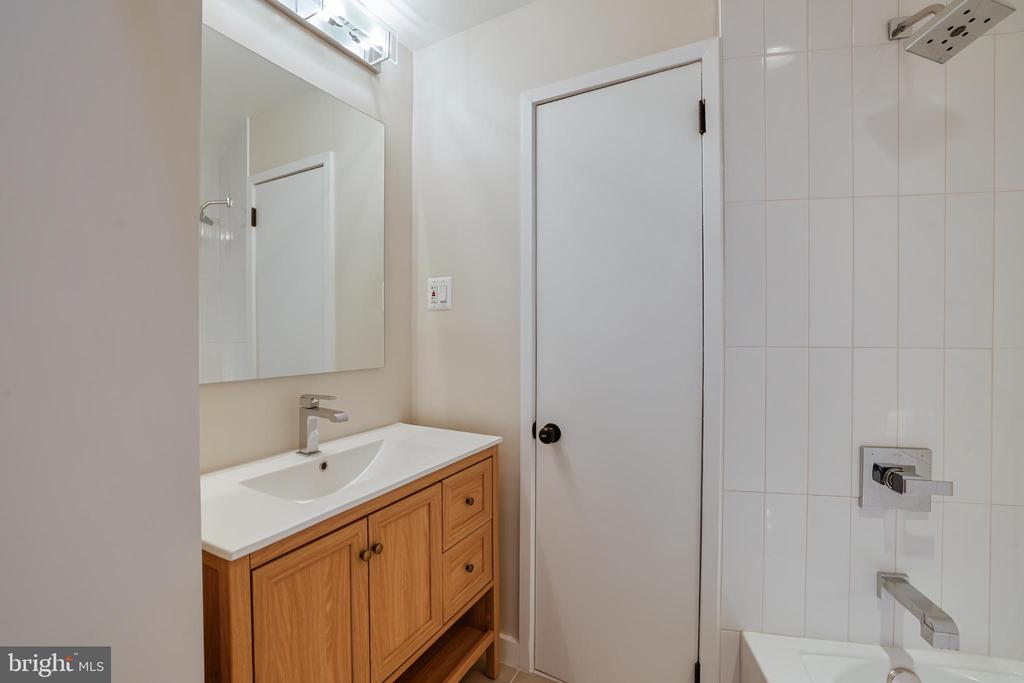 416 6TH STREET SE