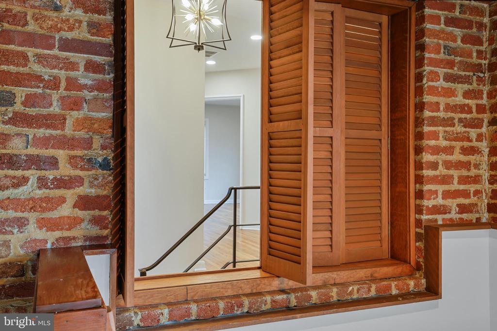 416 6TH STREET SE