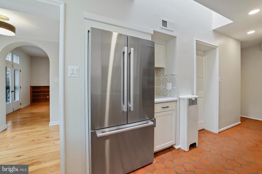 416 6TH STREET SE