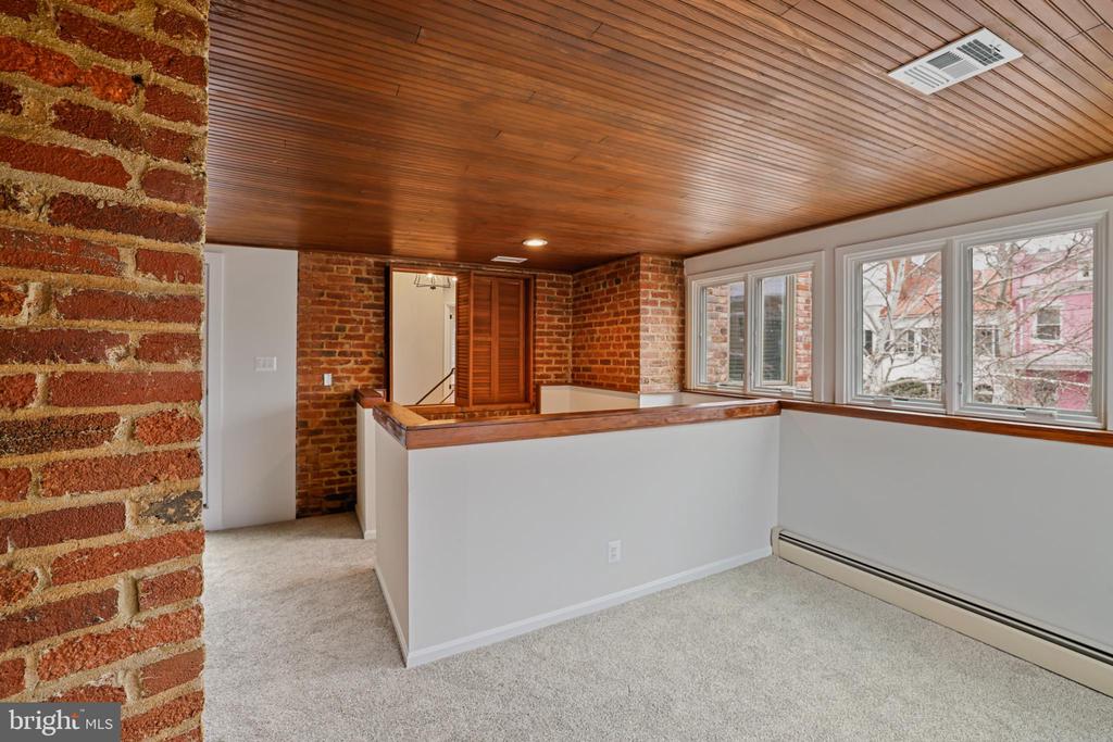 416 6TH STREET SE