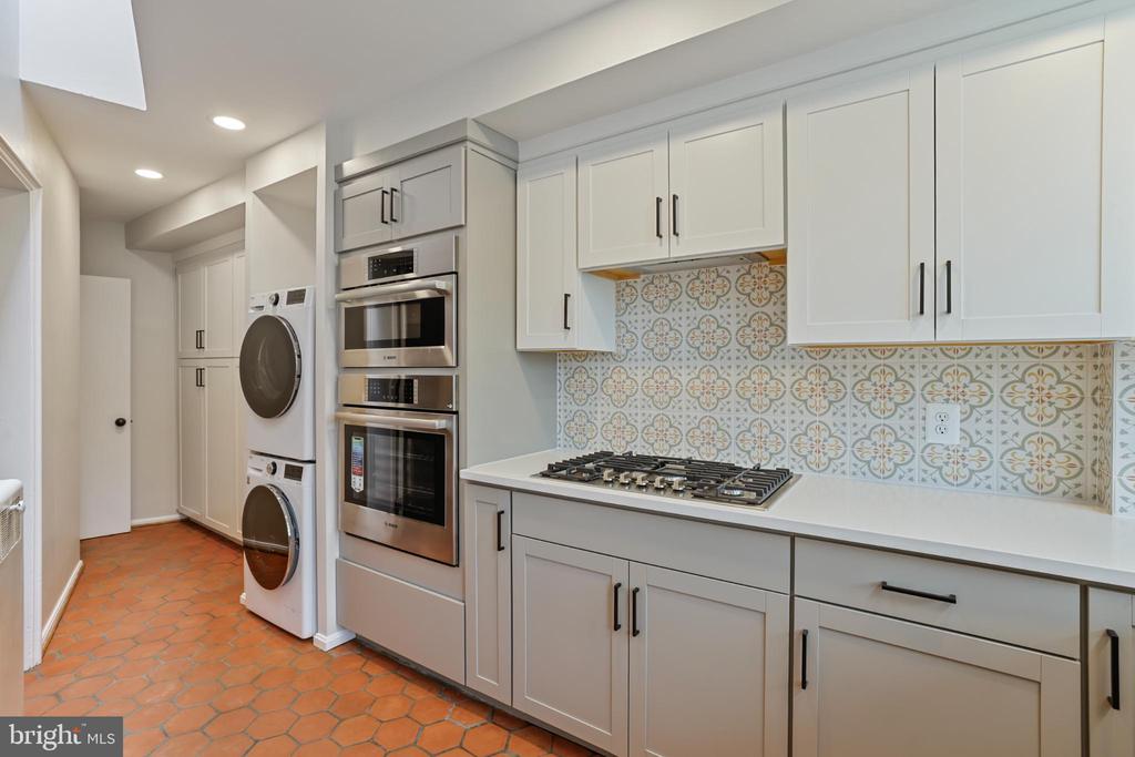 416 6TH STREET SE
